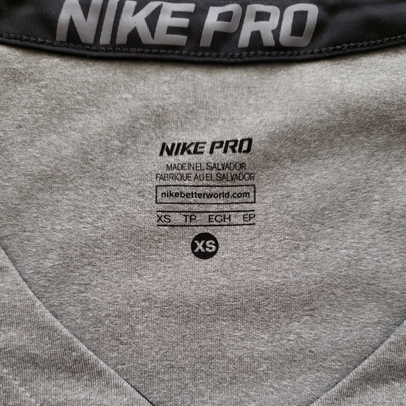 Womens Nike xs dri fit t-shirt - Picture 2 of 4